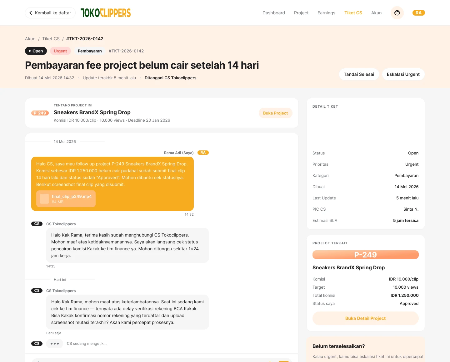 A support ticket in detail, chat bubble and all